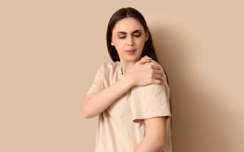 Comment éviter et soulager les courbatures avec les huiles essentielles ?