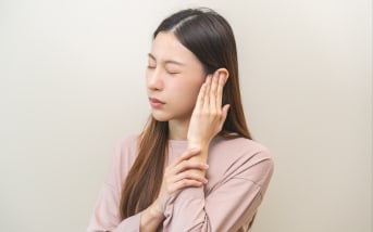 Otite chronique : causes et symptômes